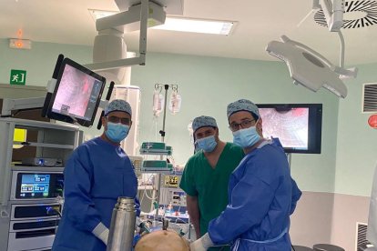 Primera cirurgia de paret abdominal en un centre de Saragossa.