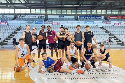 El nou equip sènior del CBF Lleida va començar aquesta setmana els entrenaments al Barris Nord.