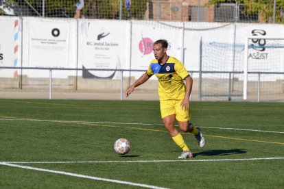 Julià Jou forma part de la plantilla del Tàrrega, a Primera Catalana.