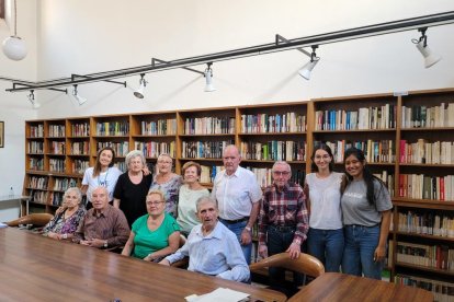 Profesionales y usuarios de un proyecto europeo para prevenir la discapacidad en las personas mayores que se llevan a cabo en el CAP de Oliana