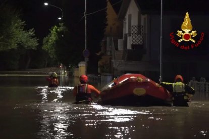 Un tromba de agua arrasa en dos horas el centro de Italia, con 10 muertos