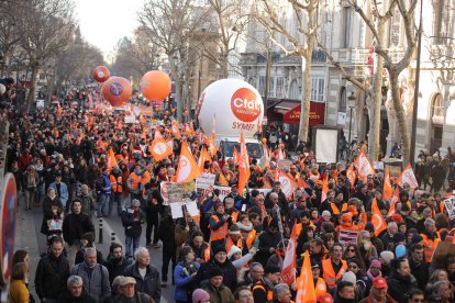 Miles de personas recorrieron las calles de París.