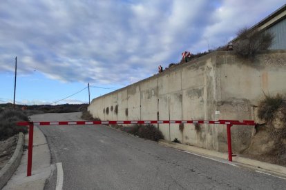 Vilanova de l'Aguda mantiene cerrado un camino que cortó en verano