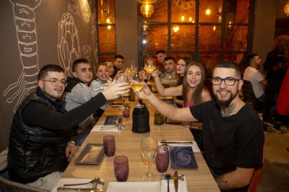 Un dels grups que van celebrar el sopar d’empresa al Bonum No Rules de Lleida la setmana passada.