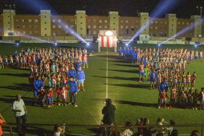 Foto de familia de los jugadores del Agramunt ayer durante el acto de presentación de la nueva temporada.