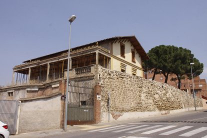 L’estat actual de l’edifici de Torre Vicens, al barri del Secà de Sant Pere de Lleida ciutat.