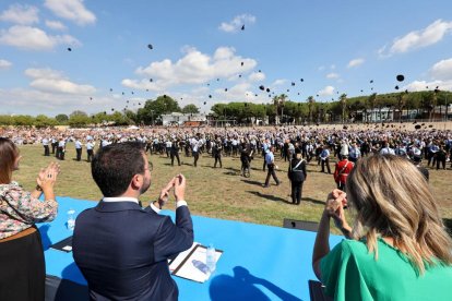 Entrega de diplomes als nous agents de Mossos i policies locals