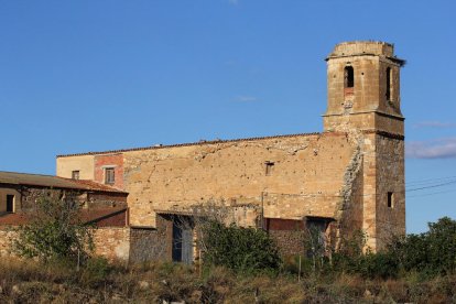 Vista de l’edifici de l’antic monestir d’Escarp, al Baix Segre.