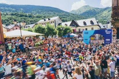 El momento de la multitudinaria salida de la prueba EXP, de 32 km, que se estrenaba en esta edición.