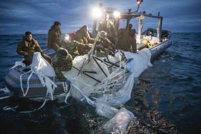 L'armada dels EUA recupera les restes del globus espia xinès abatut