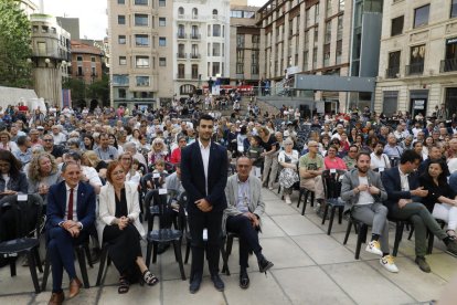 El entrenador del ICG Força Lleida, Gerard Encuentra, durante la lectura del pregón que dio inicio a la Festa Major 2023. 