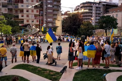 La plaza de Ricard Viñes acogió ayer una nueva movilización en apoyo del pueblo ucraniano.