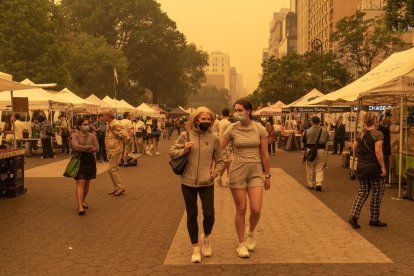 La ceniza ha teñido de naranja ciudades como Nueva York.