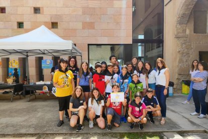 Alumnos de sexto de Primaria de Miralcamp que participaron en la Feria FER de la Noguera. 