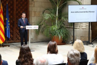 Pere Aragonès participó ayer en el acto del Día de Europa con representantes de la Comisión Europea.