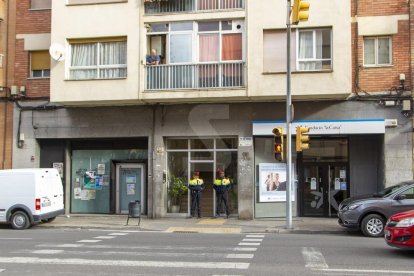 L'edifici on els Mossos han trobat el cadàver, el número 80 de l'avinguda Alcalde Porqueres de Lleida.