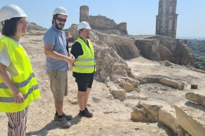 Bailac (esquerra) durant la seua visita a Castelló de Farfanya.