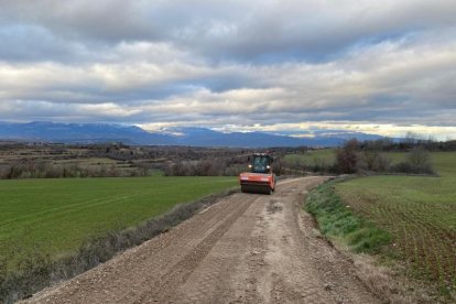 Obres de millora de camins que donen accés a masies de Riner.