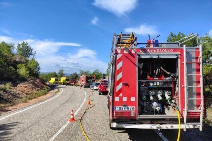 Els serveis d'emergència al lloc de l'accident.