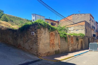 El solar donde se habilitará el parking con una decena de plazas.