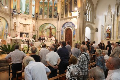 El obispo presidió la misa y el santuario se llenó hasta los topes.