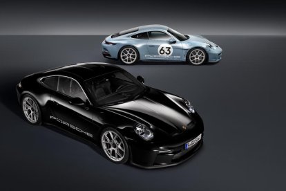 Per primera vegada, el motor d'altes revolucions de 525 CV (386 kW) del 911 GT3 RS transmet la seua potència a la carretera a través d'un embragatge lleuger i una caixa de canvis manual.