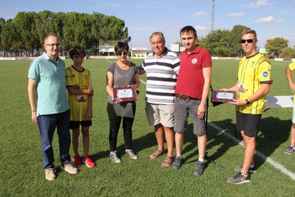 Homenatge a Ramon Oromí. L’Angulària va tenir un record, a través dels seus familiars, per a qui va ser directiu del club, corresponsal de SEGRE i cronista de Nova Tàrrega que va morir a l’agost als 78 anys.