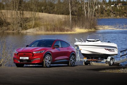 El Ford Mustang Mach-E es converteix en una opció encara més atractiva a l'introduir tecnologies d'assistència al conductor i confort.