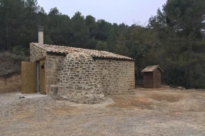 La cabana de teula que s’ha rehabilitat a Tarrés.