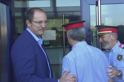 Josep Maria Estela a su llegada a la comisaría de los Mossos d'Esquadra de Lleida este martes.