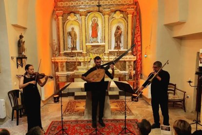 El trio Solnegre va actuar ahir a la Pobleta de Bellveí.