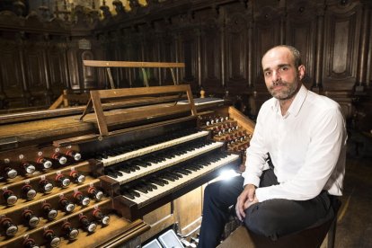 L’organista Juan de la Rubia actuarà a Vallbona de les Monges.