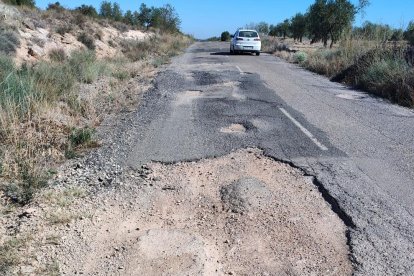 Un hoyo en el tramo entre el Cogul y Granyena de les Garrigues del Eje transversal de Ponent.