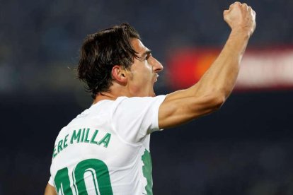 Pere Milla, celebrant un dels 29 gols que ha anotat amb l’Elx en quatre temporades.