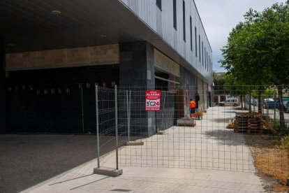 Operarios trabajando en el edificio el pasado lunes.