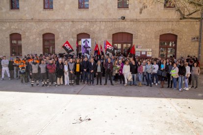 La capital del Segrià organizó un acto conmemorativo ante el Institut Municipal d’Ocupació.