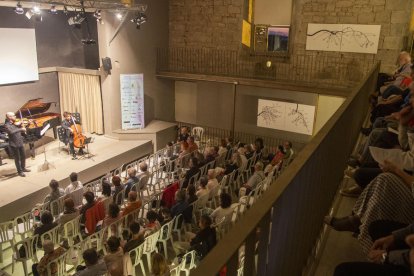 La sala del castillo de Concabella ha sido remodelada para mejorar la acústica y aumentar el aforo.