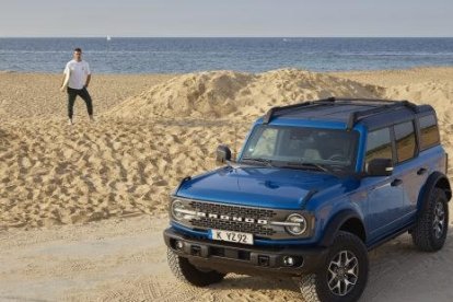 Ford introduirà al mercat espanyol l'espectacular Ford Bronco, però només en la versió de carrosseria llarga equipat amb el potent motor V6 de 335 en dos nivells d'acabat.