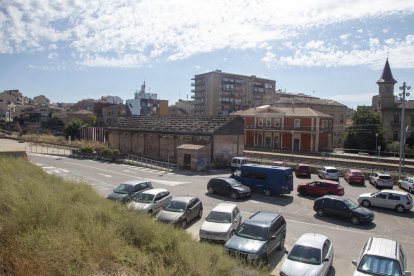 La estación de autobuses se construirá junto a la de trenes a partir de septiembre.