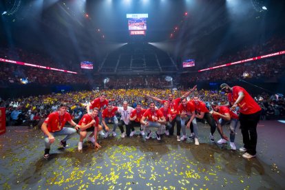 España celebra el oro del Eurobasket ante más de 10.000 aficionados