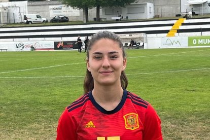 Abril Rodrigo, en una convocatoria anterior con la selección sub-17.