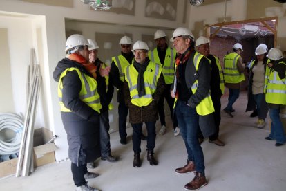 El conseller de Derechos Sociales visitó ayer las obras del centro. 