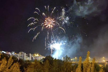 Els focs que van tancar les festes de Fraga diumenge.