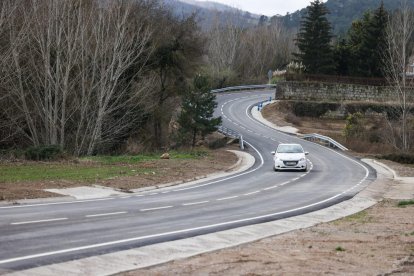 Un tram de la nova carretera C-555 a Pinós.