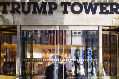 Vista de l’entrada de la Trump Tower de Nova York.