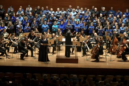 El Cor de Cambra i l’Orquestra Terrassa 48, ahir a Lleida.