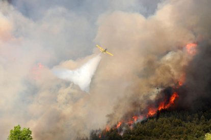 El fort vent previst a partir del migdia al sud i a Ponent, principal preocupació per l'evolució dels incendis