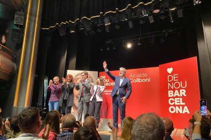 Salvador Illa i Margarita Robles van acompanyar Collboni ahir en un acte a Gràcia.