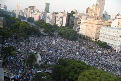 Milions d'argentins van sortir al carrer per celebrar el títol de campions del món.