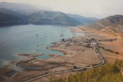 Imagen del pueblo de Tiurana, medio inundado.